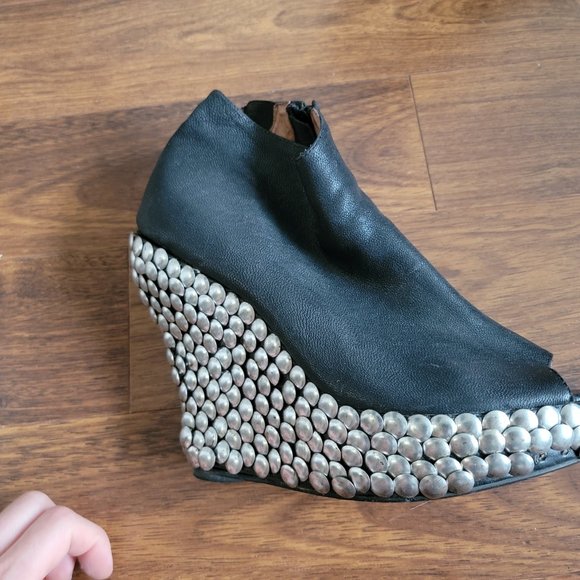 Jeffrey Campbell, Wedged Heel Open Toe, Black Leather with Studs, Size 8.5 - Picture 5 of 6